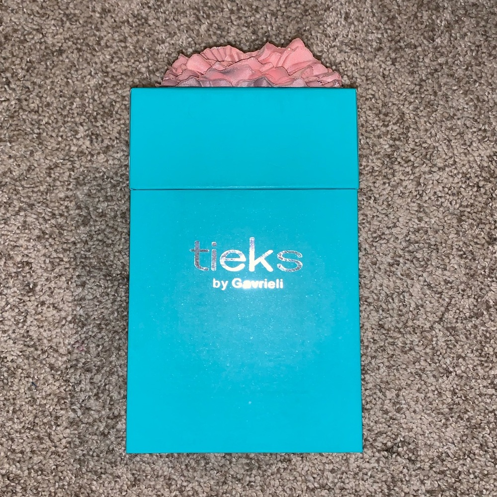 Tieks Box & Flower